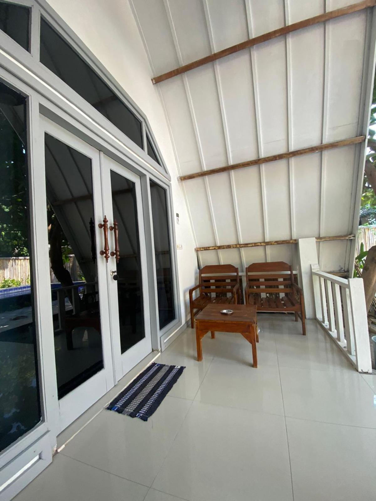 A Pousada Lucky'S Gili Air Exterior foto